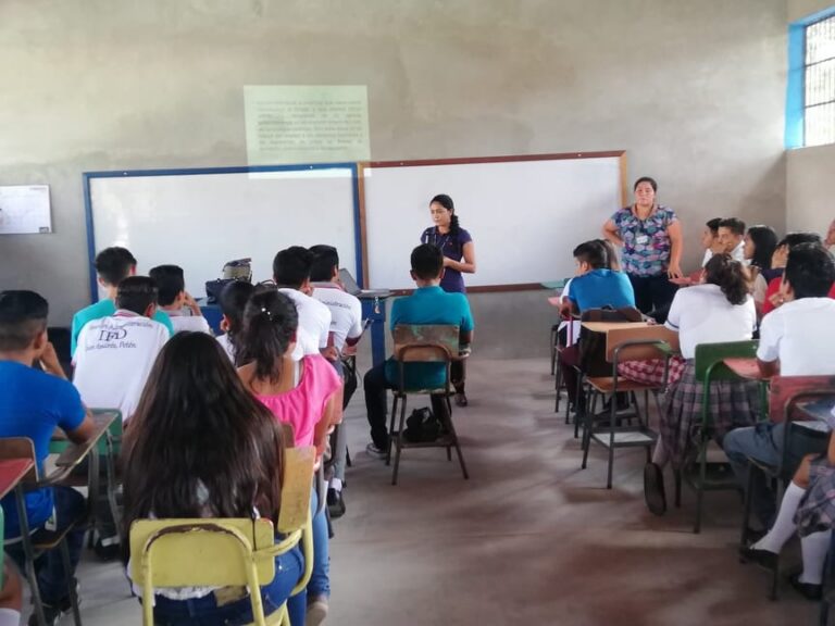 CAPACITACIÓN A ESTUDIANTES