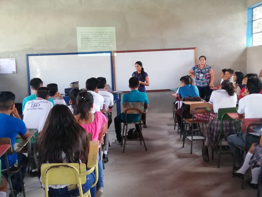 CAPACITACIÓN A ESTUDIANTES