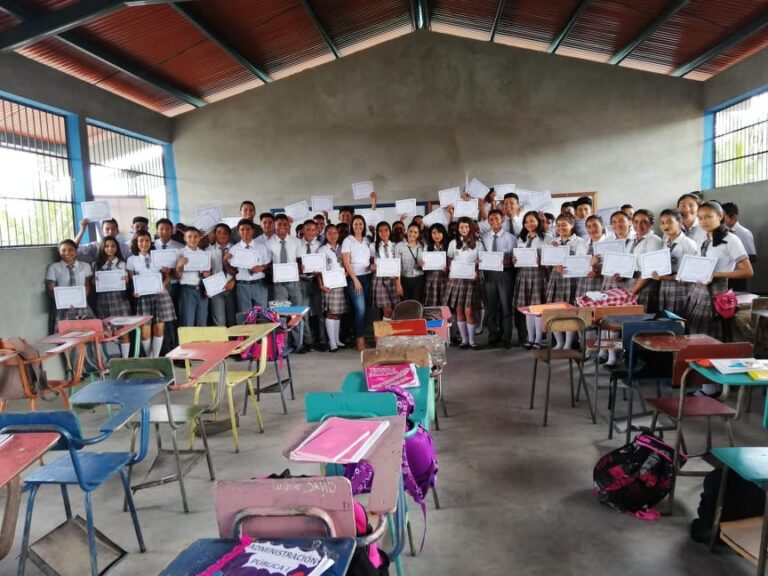 CAPACITACIÓN A ESTUDIANTES