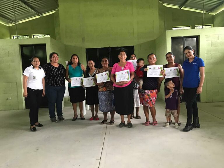 CAPACITACIÓN A ORGANIZACIONES DE MUJERES DEL MUNICIPIO DEL CHAL, PETÉN
