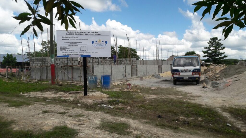 CONSTRUCCIÓN INSTITUTO BÁSICO