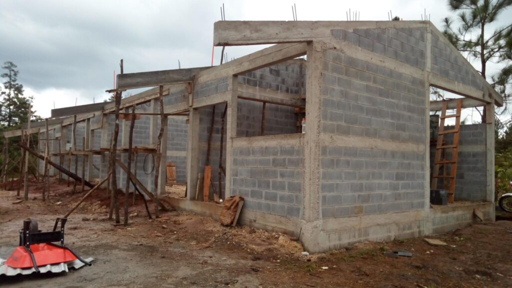 CONSTRUCCIÓN INSTITUTO BÁSICO