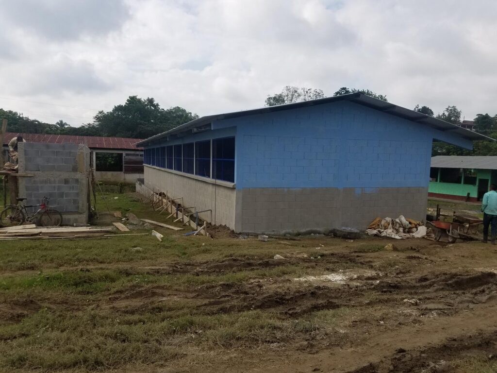 CONSTRUCCIÓN INSTITUTO BÁSICO