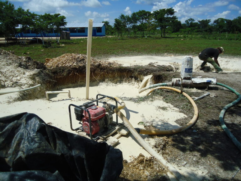 CONSTRUCCIÓN SISTEMA DE AGUA POTABLE