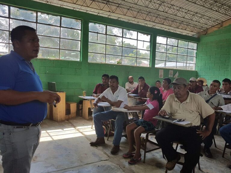 Capacitación en la micro-región Tierra Blanca, Sayaxché, Petén