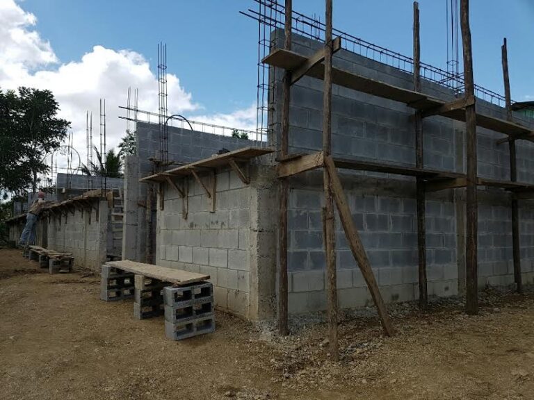 Construcción instituto básico