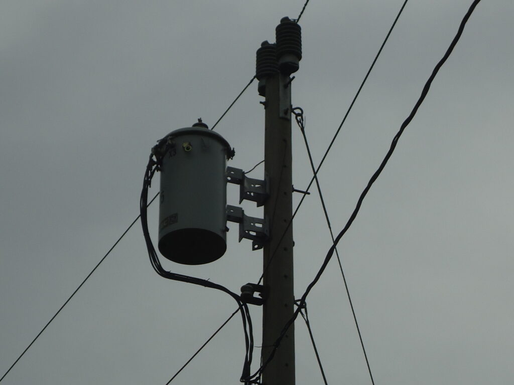 Construcción redes  y líneas eléctricas de distribución