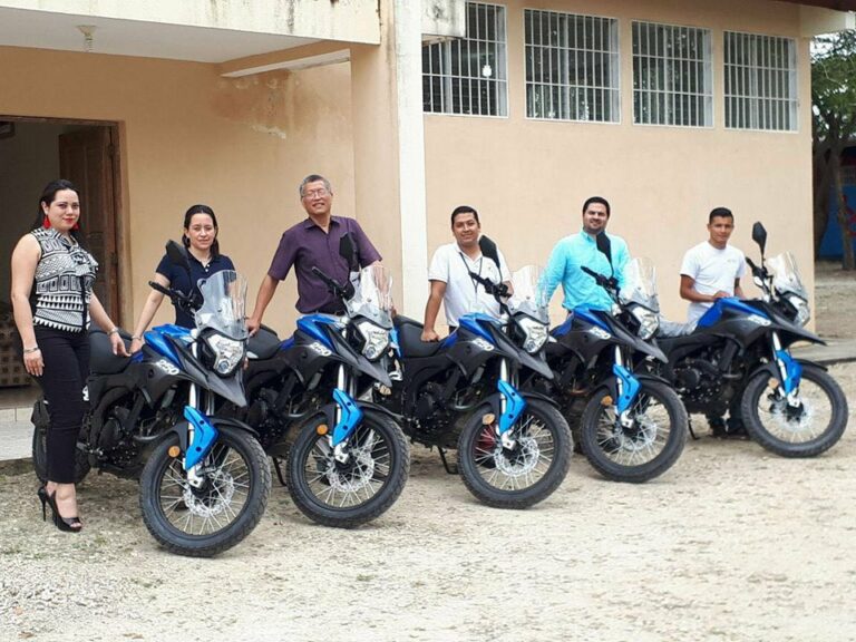 ENTREGA DE MOTOCICLETAS A SUPERVISORES DE OBRAS